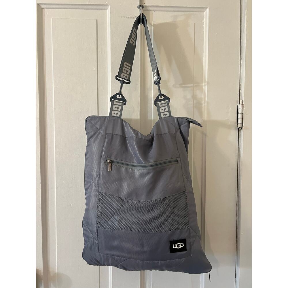 UGG Mischa quilted outdoor blanket tote bag 60” x 72” gray picnic on the go